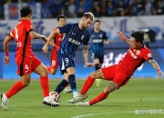 JJB-里程碑夜！上海海港遗憾出局，荷甲清晨刷纪录，媒体盛赞，阵容厚度经受考验的简单介绍