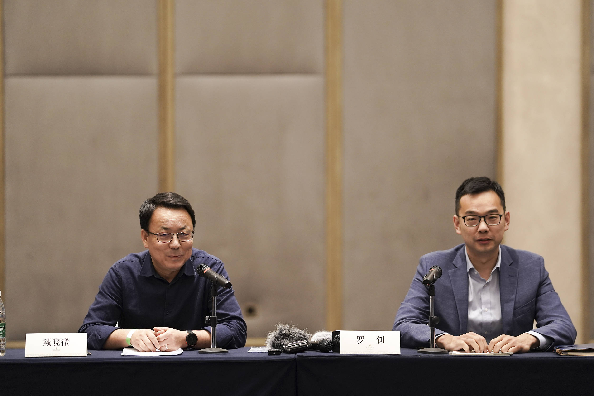 赛前法兰克福备战社区盾,主帅复盘细节流出,压力陡增,心理建设被强调 赛前法兰克福备战社区盾,主帅复盘细节流出,压力陡增,心理建设被强调