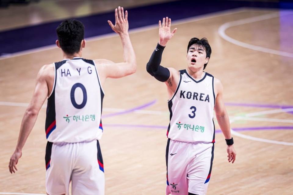 马拉松巡回赛焦点战:辽东麒麟队读秒扳平胶东旋风队,客场强势带走胜利。轮换效果显现(枣庄马拉松2023直播) 马拉松巡回赛焦点战:辽东麒麟队读秒扳平胶东旋风队,客场强势带走胜利。轮换效果显现(枣庄马拉松2023直播)