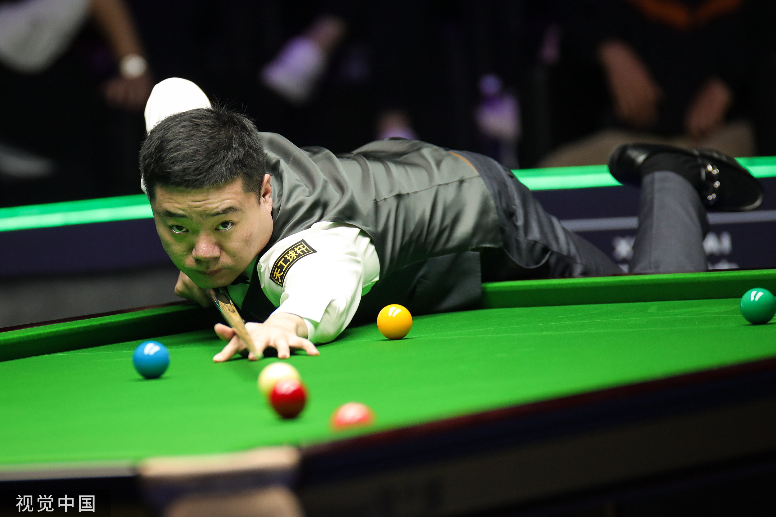 雪域猛虎队惊险晋级陇右猛虎队,斯诺克小组赛上演关键失误成转折!定海神针仍在的简单介绍 雪域猛虎队惊险晋级陇右猛虎队,斯诺克小组赛上演关键失误成转折!定海神针仍在的简单介绍