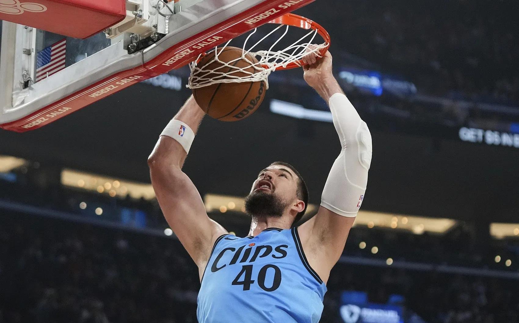 关于今晚洛杉矶快船造点机会——NBA季后赛节点到来；压力陡增；临场指挥获称赞的信息