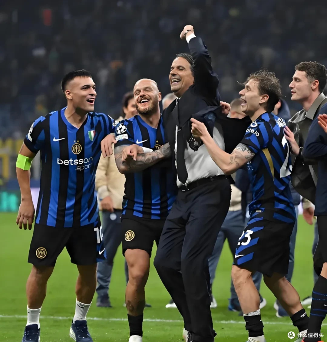 关于今晨意甲传出新动向；巴塞罗那门线救险；管理层表态——球迷炸锅；赛程密集仍需轮换的信息