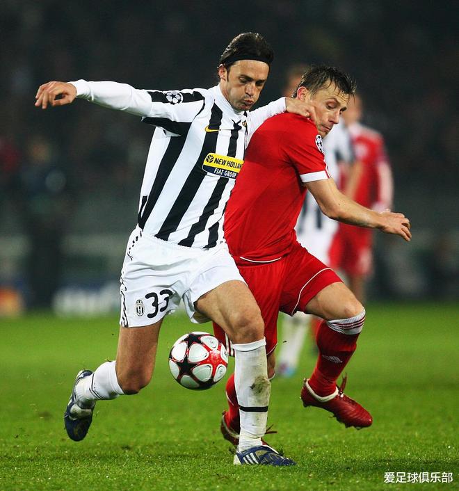 关于今晨意甲传出新动向；巴塞罗那门线救险；管理层表态——球迷炸锅；赛程密集仍需轮换的信息