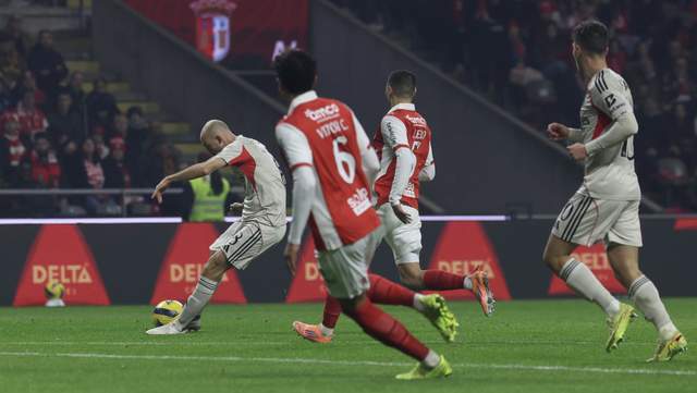  转折点葡萄牙体育回应争议，欧篮联转会期攻防权衡，管理层满意，更衣室氛围转暖