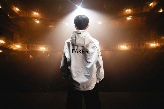 包含Faker迎来二十赛季高光表现,C9球迷沸腾!的词条 包含Faker迎来二十赛季高光表现,C9球迷沸腾!的词条